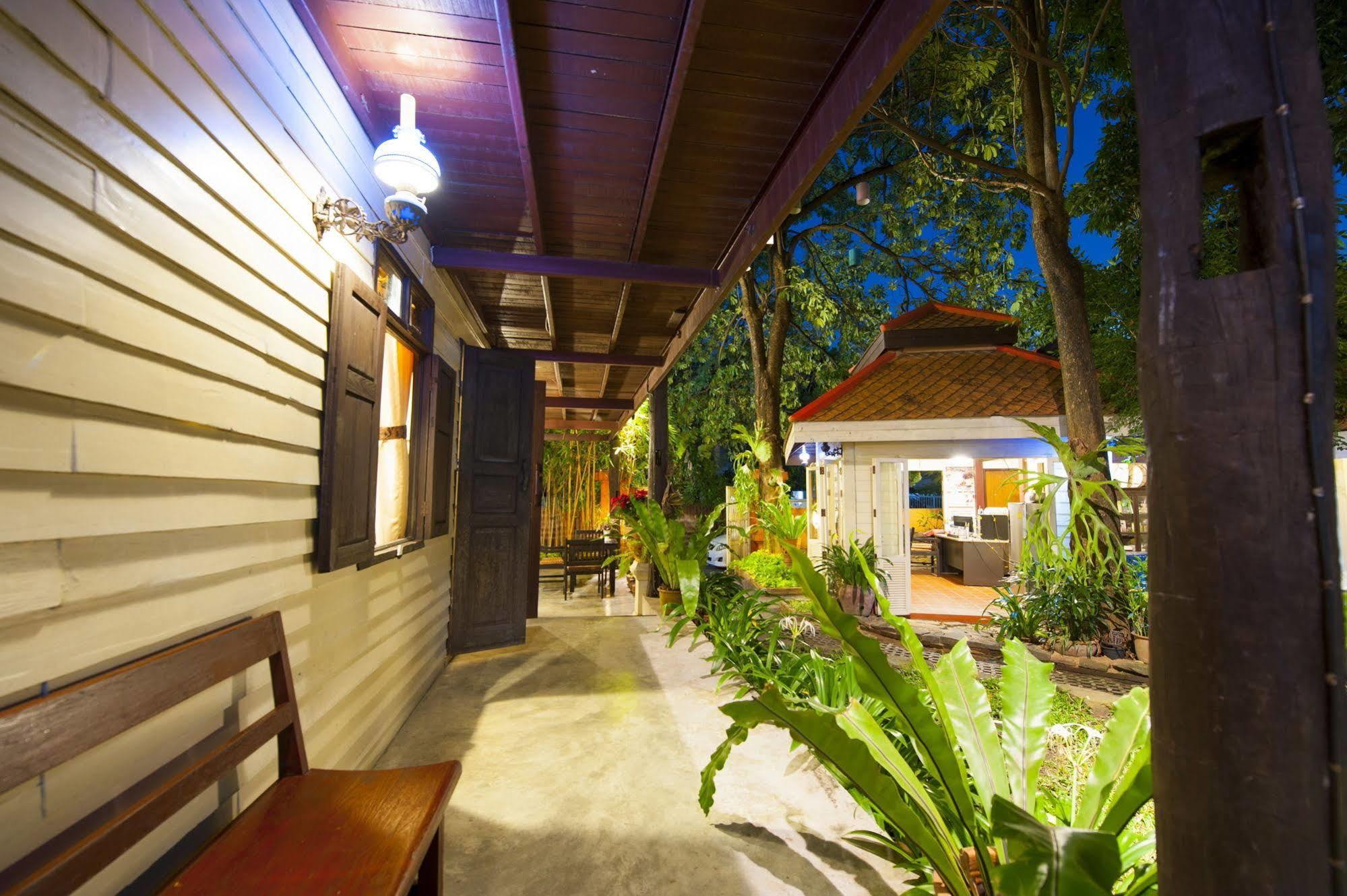 Smile House Boutique Hotel Chiang Mai Exterior foto