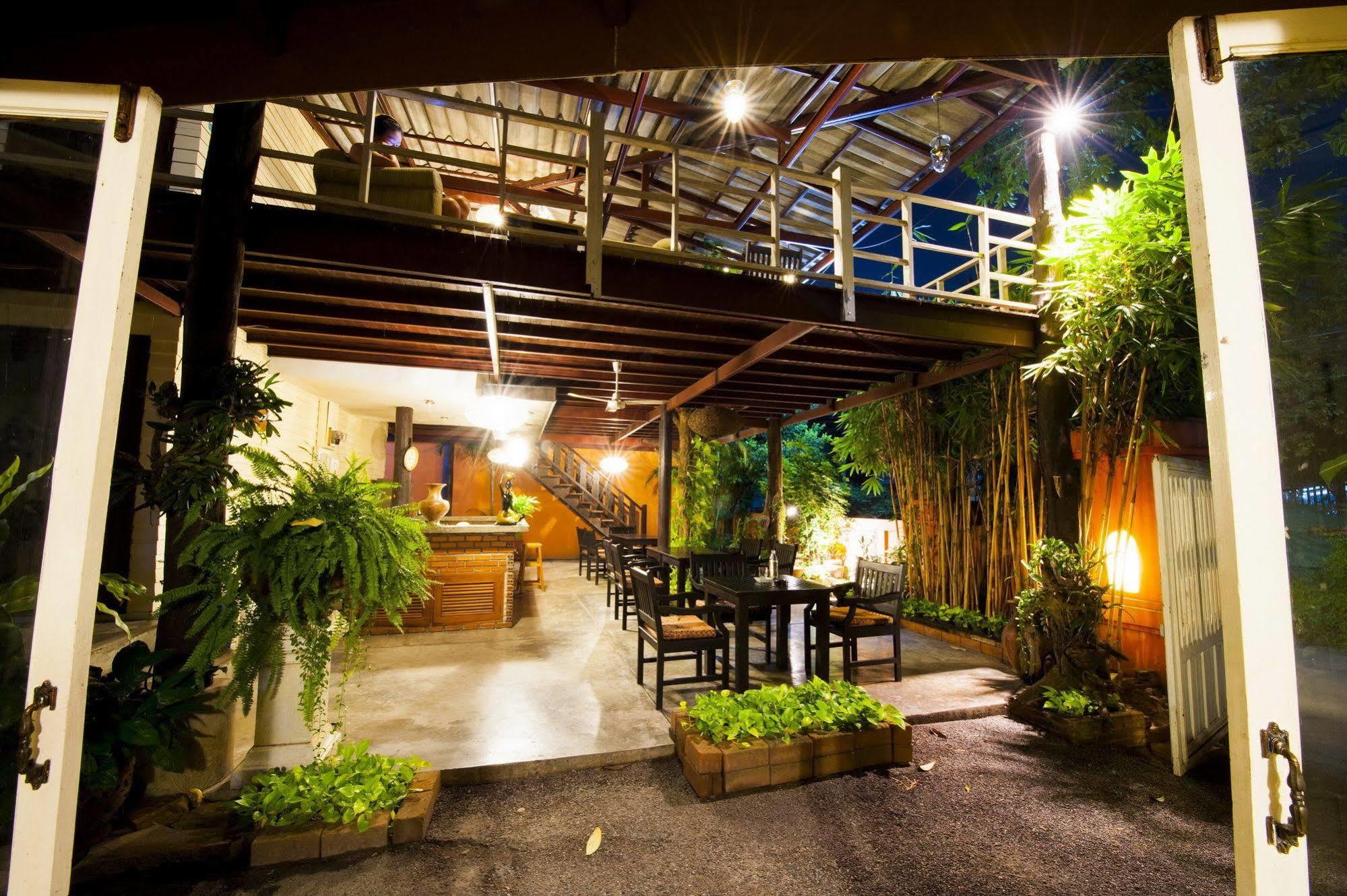 Smile House Boutique Hotel Chiang Mai Exterior foto